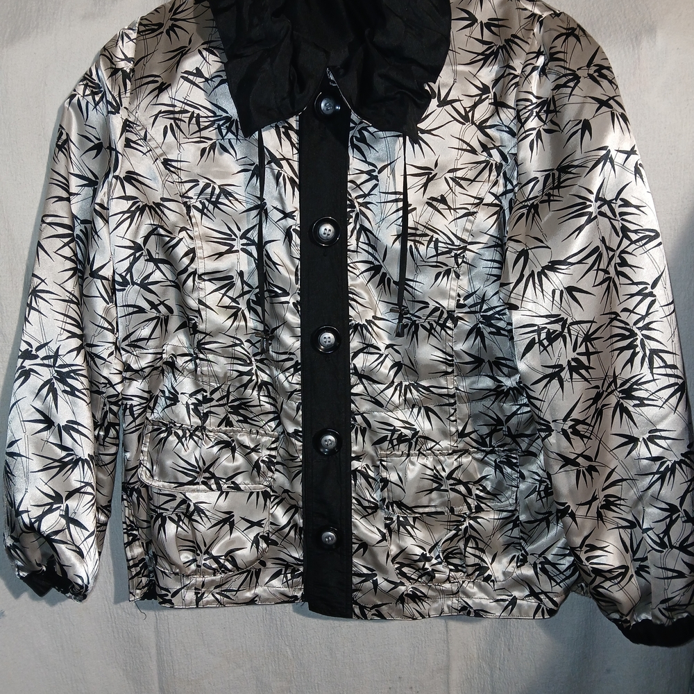 Black/White Rain/Wind Women's Reversable Jacket Drawstrings / Buttons